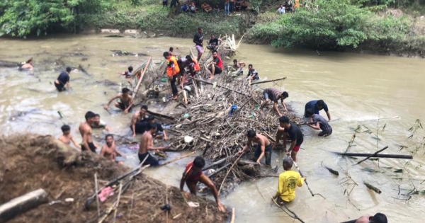 Pencarian korban tenggelam