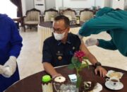 Vaksinasi Tahap Dua, Sekda HSS Pastikan Vaksin Covid-19 Aman