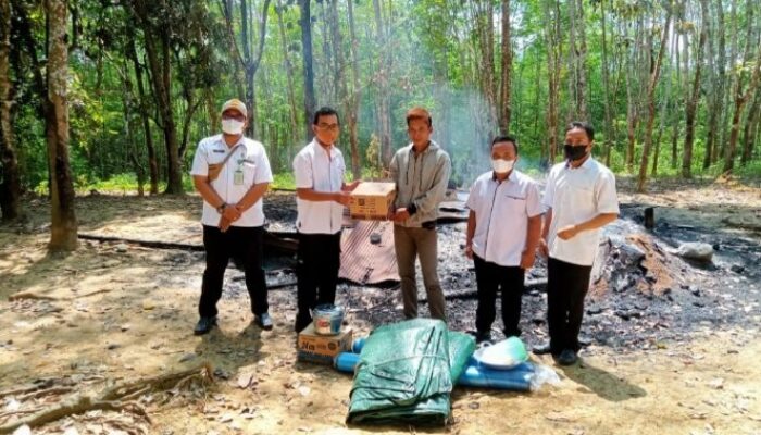 Bantu Korban Kebakaran, BPBD Balangan Salurkan Paket Logistik