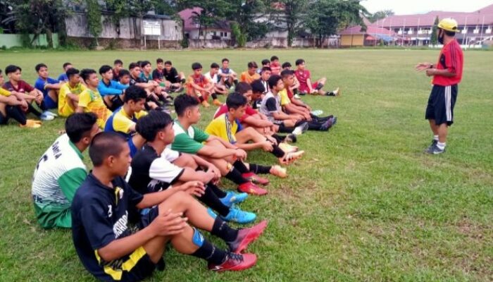 Lengkapi Pemain, Tim Sepak Bola Porprov Balangan Kembali Gelar Seleksi