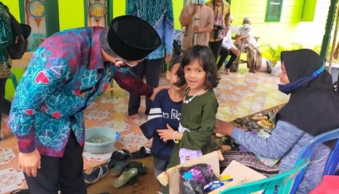 Peringati 10 Muharram, Wabup HSS Berbagi Bersama Anak Yatim Ibnu Said Taniran