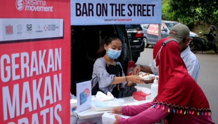 Bar On The Street Kembali Bagikan Makan Gratis Untuk Pejuang Nafkah Jalanan