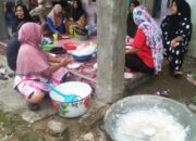 Warga Desa Sungsum Gotong Royong Buat Bubur Asyura 10 Muharram