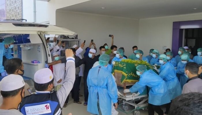 Guru Kapuh Berpulang, Ribuan Jemaah Rasakan Kehilangan Mendalam