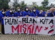 Viral, Spanduk Aksi Mahasiswa Kalsel Sindir Istilah PPKM