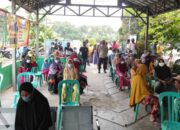 Puluhan Warga Paharangan Ikuti Vaksinasi di Gerai Keliling Polsek Daha Utara