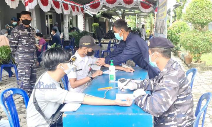Servak Lanal Banjarmasin Sasar Warga Pesisir dan Pelajar