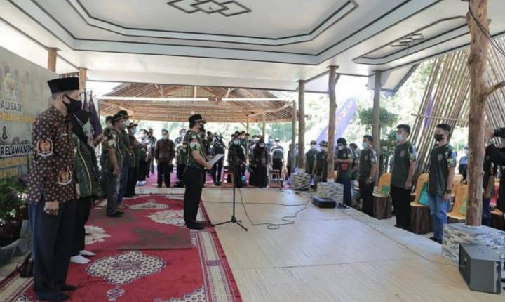 Syamsuri Arsyad Kukuhkan Relawan DHC 45