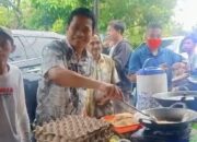 Bantu Warga Terdampak Banjir, Bupati Balangan Ikut Memasak di Dapur Umum