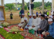 Ustadz Abdul Somad Ziarah ke Makam Guru Kapuh
