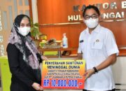 Wabup HSS Serahkan Santunan Kepada Keluarga Anggota BPK Yang Meninggal Dunia