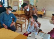 Tinjau Vaksinasi, Wabup Syamsuri Apresiasi Antusias Siswa SDN Karang Jawa Muka 2