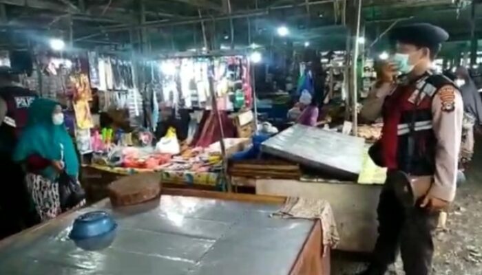 Samapta Polres Banjar Turun ke Pasar Imbau Prokes