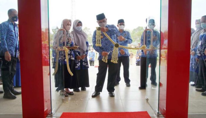 Selesai Dibangun, Bupati dan Wabup HSS Resmikan Puskesmas Padang Batung