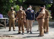 Tagana HSS Gotong Royong Bangun Rumah Nenek Sarkiah Korban Kebakaran