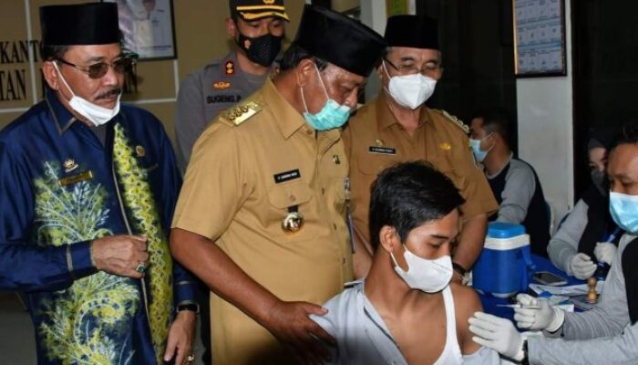 Capaian Vaksinasi Tinggi, Gubernur Kalsel Apresiasi Masyarakat Kabupaten HSS