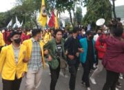 Tuntut Sidang Rakyat, Ratusan Mahasiswa Ngeluruk ke DPRD Kalsel