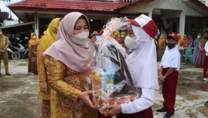 Puluhan Siswa di Kandangan Dapatkan Paket Bantuan GNOTA