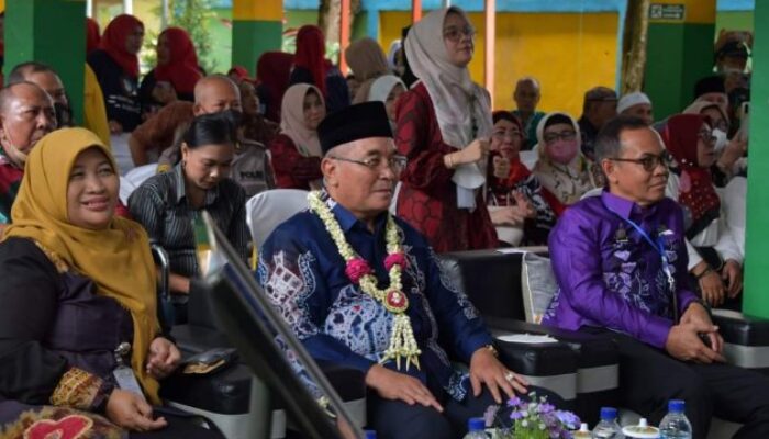 Hadiri HUT SMPN 1 Kandangan, Bupati Fikry Ajak Alumni Ambil Bagian Untuk Kemajuan Sekolah