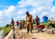 Tinjau Proyek Pembangunan di Daha, Wabup HSS Ajak Masyarakat Ikut Awasi Pengerjaan