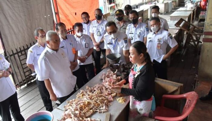 Imbas Kenaikan BBM, Harga Ayam dan Cabai Kering di Pasar Nagara Meroket Tajam