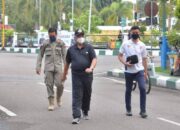 Hemat BBM Mobil Dinas Sehari, Bupati HSS Jalan Kali Masuk Kantor