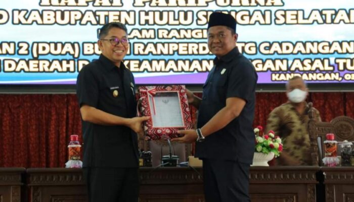 Lewat Paripurna DPRD, Wabup HSS Sampaikan Ranperda Cadangan dan Keamanan Pangan