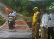 Sempat Putus Akibat Tergerus, Wabup HSS Tinjau Kondisi Jembatan Desa Ulang Loksado