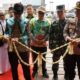 Sekda HSS, Muhammad Noor dan Wakapolres HSS Kompol Rissan Sumaremare meresmikan Polsubsektor Daha Barat.