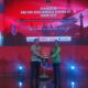 Kabag Hukum Setda HSS, Fitri menerima penghargaan dari Kemenkum HAM Republik Indonesia.