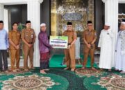 Sejahterakan Tempat Ibadah, Bupati HSS Salurkan Dana Hibah Bidang Keagamaan