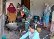 Babinsa Kodim 1003 HSS Bantu Masyarakat Terdampak Banjir