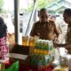 Bupati HSS, Achmad Fikry meninjau pelaksanaan pasar murah TTI di Kecamatan Angkinang.