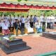 Jajaran Pemkab HSS dan MUI HSS saat berziarah ke makam para ulama.