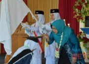 Dinyatakan Lulus, Ketua TP PKK HSS Kukuhkan 35 Santriwati Ponpes Ibnu Mas’ud Putri