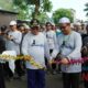 Bupati HSS, Achmad Fikry dan Pimpinan Pondok Pesantren (Ponpes) Dalam Pagar Kandangan, TGH Ahmad Syairazi membuka kegiatan jalan sehat menyambut tahun Baru Islam 1 Muharam 1445 Hijriah.