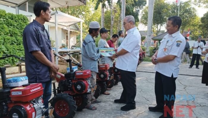 Tingkatkan Produksi Holtikultura, Pemkab HSS Berikan Bantuan Cultivator Untuk Kelompok Tani