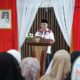 Bupati HSS, Achmad Fikry memberikan sambutan dalam acara silaturahmi bersama jamaah haji.