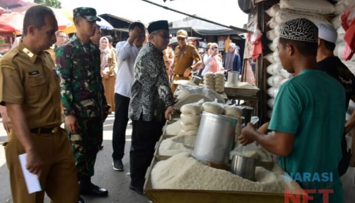 Pastikan Stabil, Bupati HSS Pantau Harga dan Ketersediaan Bahan Pokok