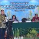 Pj Bupati HSS, Hermansyah memberikan sambutan pada saat pembukaan bimtek penyusunan master plan smart city.