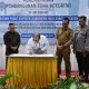 Sekda HSS, Muhammad Noor menyaksikan penandatanganan pencanangan zona integritas WBK dan WBBM BPS Kabupaten HSS.