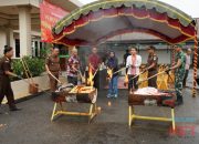 Kejari HSS Musnahkan Ribuan Barang Bukti Hasil Perkara Tindak Pidana Umum