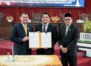 Pj Bupati Hermansyah Sampaikan LKPj APBD 2023 Kepada DPRD HSS