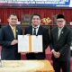 Pj Bupati HSS Hermansyah menyerahkan LKPj APBD tahun 2023 kepada Ketua DPRD HSS Akhmad Fahmi.
