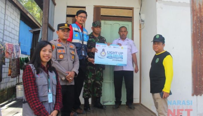 PLN ULP Amuntai Serahkan Bantuan Instalasi Listrik TMMD Ke-120 Kodim 1001/HSU