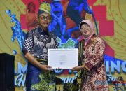 Sukses Gelar Festival Bamboo Rafting, Pemkab HSS Dapatkan Penghargaan dari Menparekraf RI