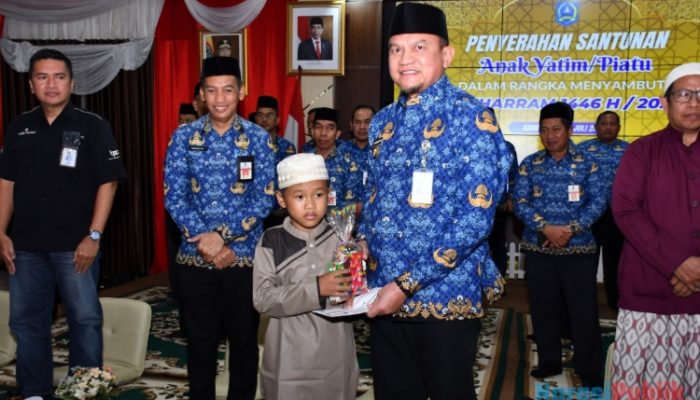 Pj Bupati HSS Berikan Santunan Untuk Anak Yatim Piatu di Momentum 10 Muharram