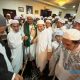 Hasnuryadi Sulaiman menyambut kedatangan Al Habib Muhammad Bin Al Habib Munsib Ali Al Habsyi, menantu Habib Umar Bin Hafidz dari Seiwun, Yaman.