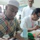 Pasangan Bacalon Pilkada HSS, Syafrudin Noor (Udin Anshar) - Suriani saat menjalani pemeriksaan kesehatan di RSUD Ulin Banjarmasin.