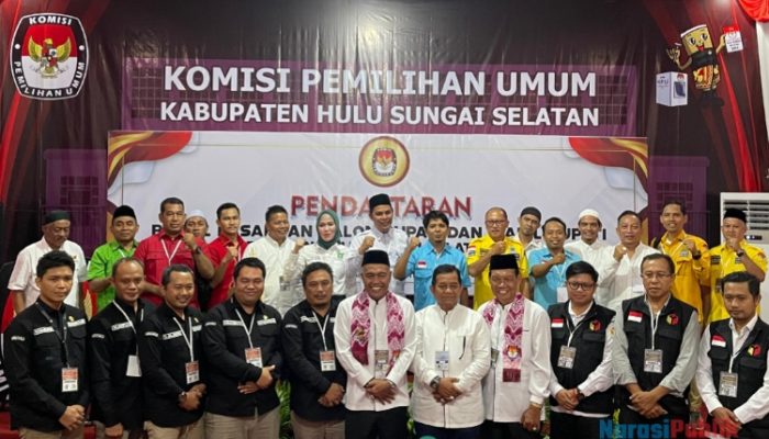H Muhammad Hata (Haji Ciut) Ikut Antarkan Udin Anshar Daftar Ke KPU HSS